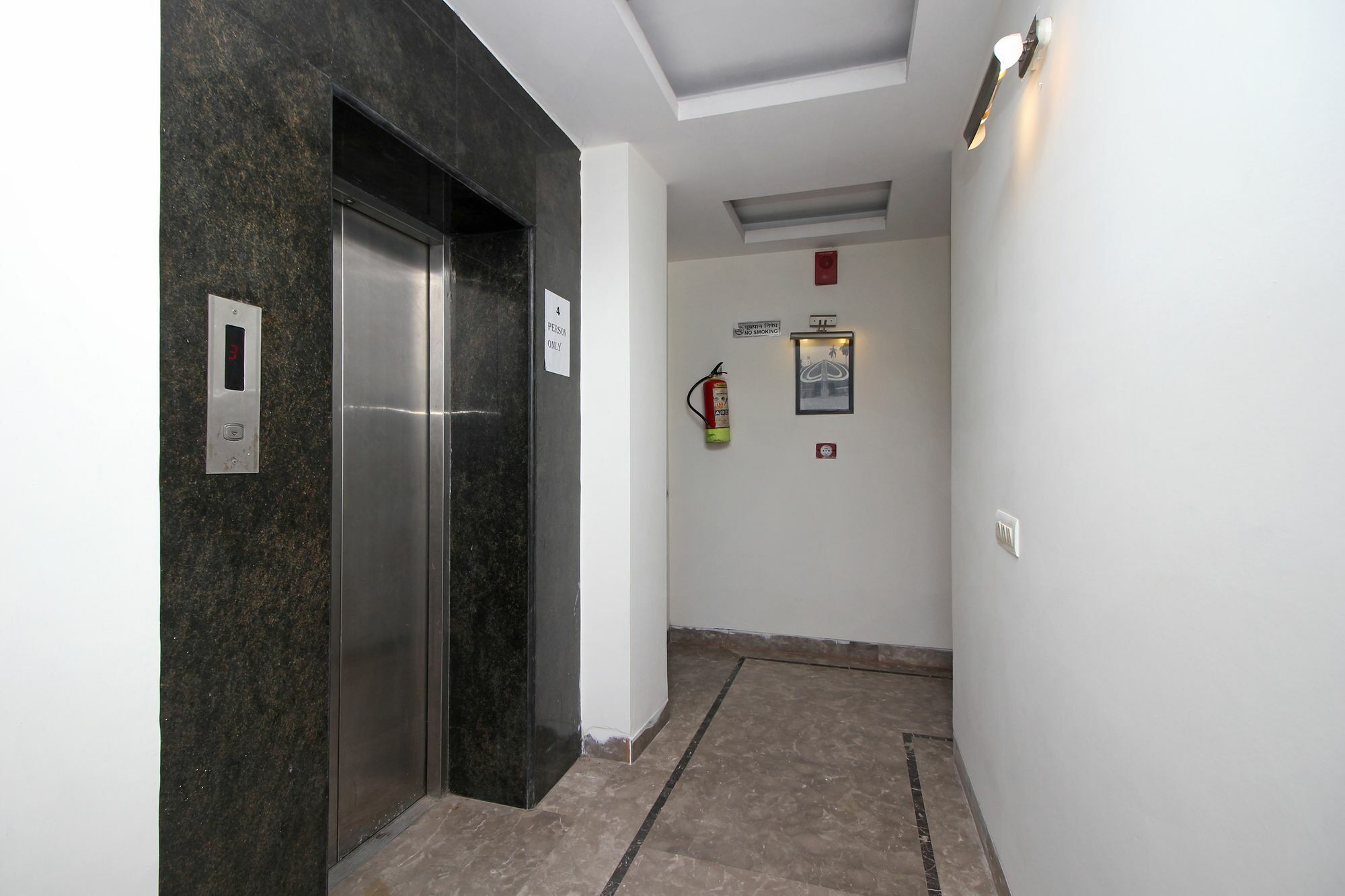 ניו דלהי Oyo 9030 Hotel Delhi Airport Plaza מראה חיצוני תמונה