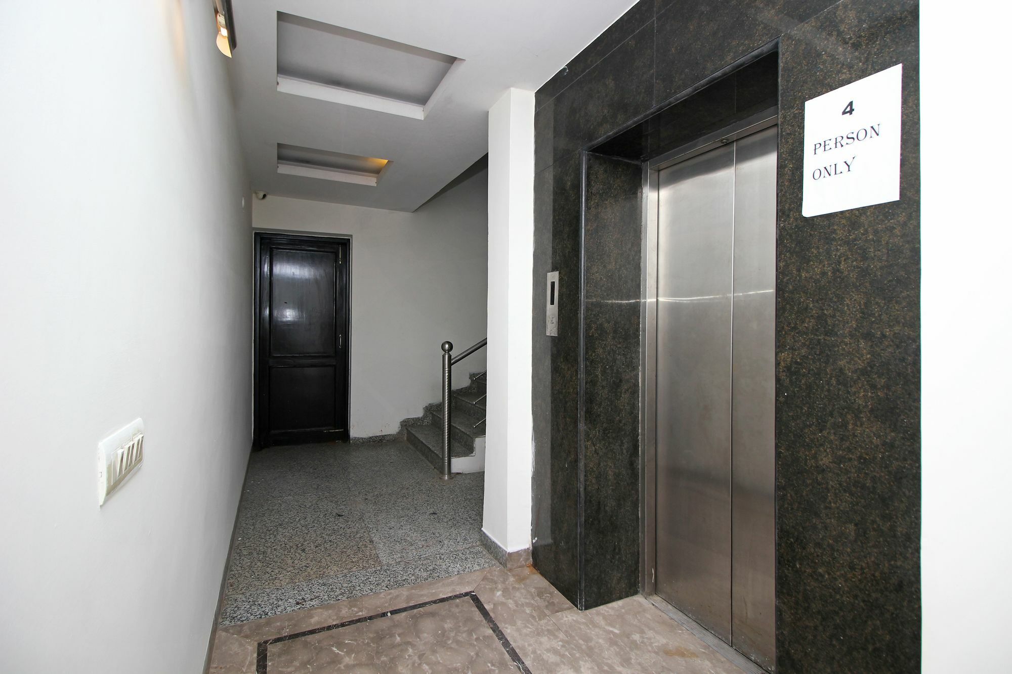 ניו דלהי Oyo 9030 Hotel Delhi Airport Plaza מראה חיצוני תמונה